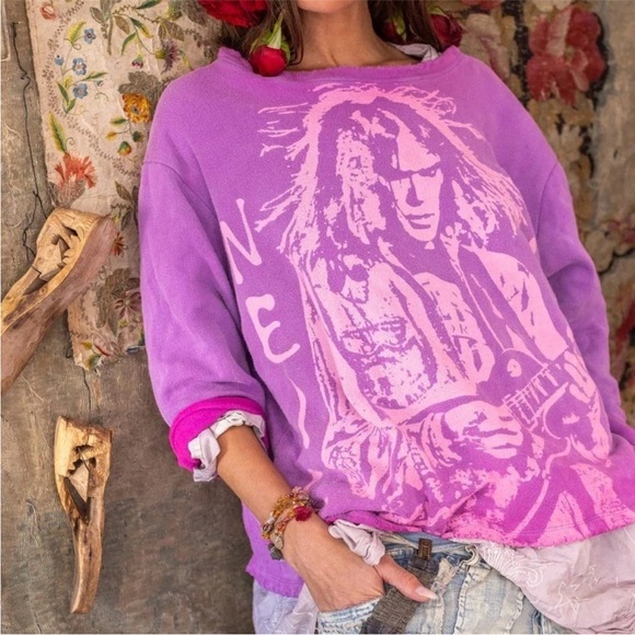 Magnolia Pearl Tops - Magnolia Pearl Neil Young
Hermosa Sweatshirt